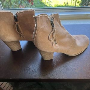 American eagle size 9 booties
